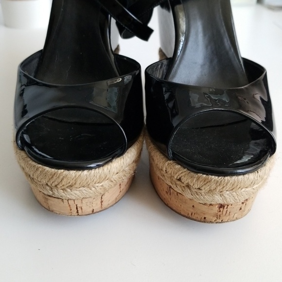 Gucci Hollie Patent Leather Wedge - Picture 7 of 8